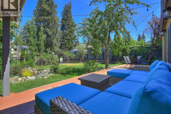 Primary Bedroom - 812 Paret Road, Kelowna, BC V1W4P2 Photo 5