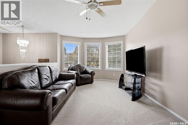 Kitchen - 8126 Sherwood Drive, Regina, SK S4Y1J6 Photo 4