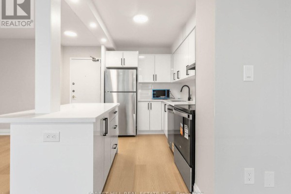 Primary Bedroom - 813 - 140 Elm Ridge Drive, Toronto, ON M6B1B1 Photo 4