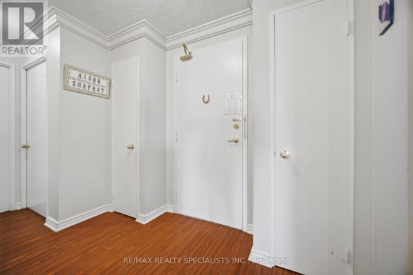 Bedroom 2 - 813 - 145 Hillcrest Avenue, Mississauga, ON L5B3Z1 Photo 5