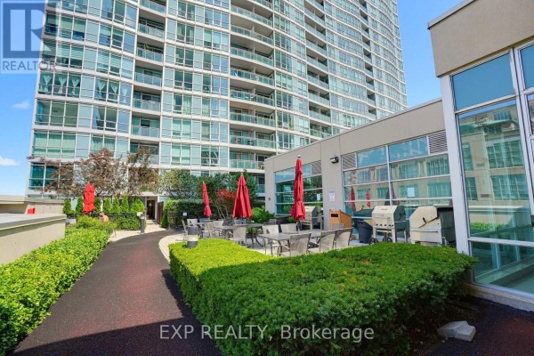 813 - 155 Legion Road N, Toronto, ON M8Y0A7 Photo 2