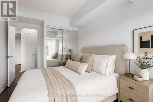 Bedroom 2 - 813 - 92 King Street E, Toronto, ON M5C2V8 Photo 5
