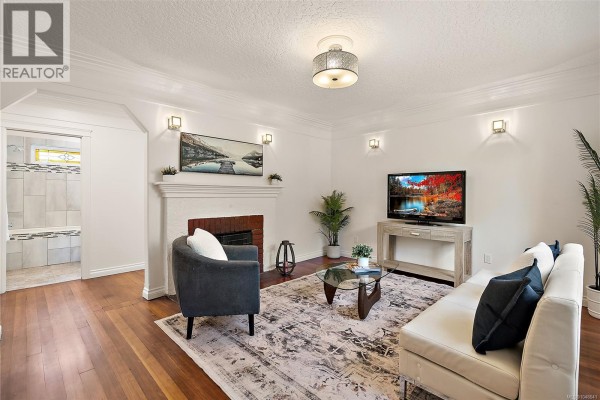 813 Portage Rd, Saanich, BC, photo 2