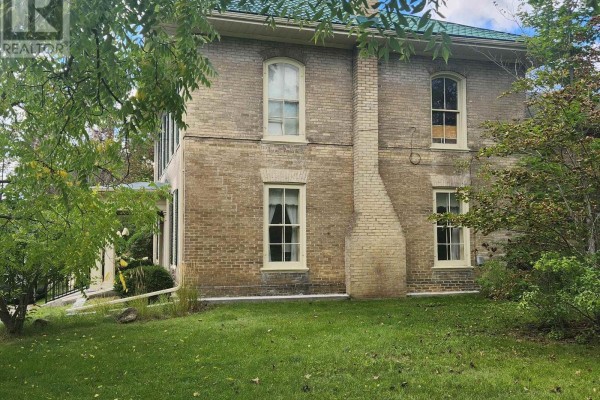 Kitchen - 813 Water Street, Peterborough, ON K9H3N7 Photo 3