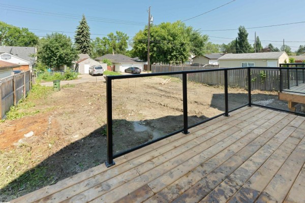 Primary Bedroom - 8136 77 Av Nw, Edmonton, AB T6C0L2 Photo 4