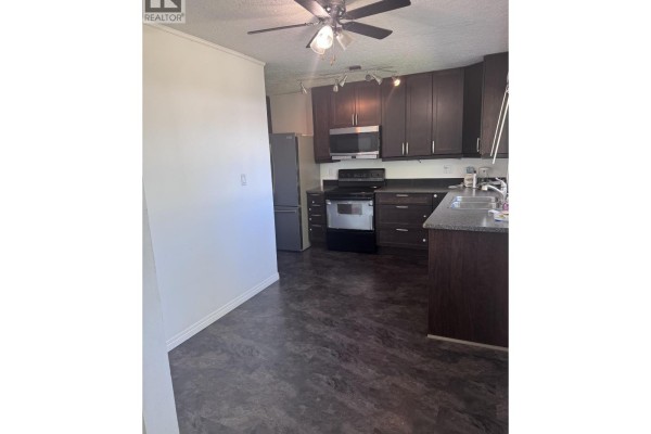 8139 99 Avenue, Fort St  John, BC, photo 3