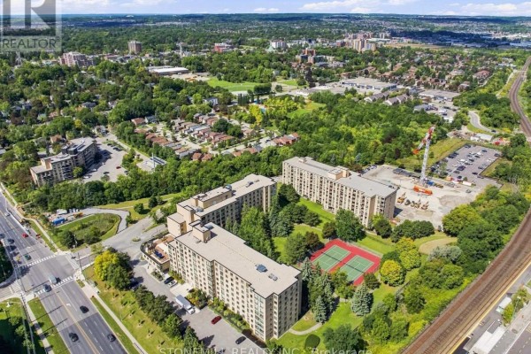Den - 814 - 326 Major Mackenzie Drive E, Richmond Hill, ON L4C8T4 Photo 5