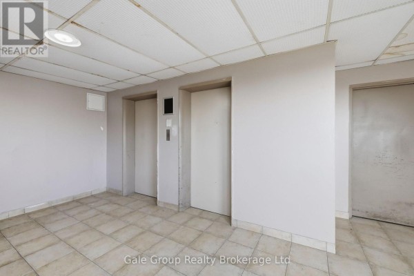 Living room - 814 - 750 Kipps Lane, London East, ON N5Y4R9 Photo 5