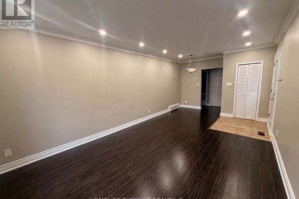 814 Brimorton Drive E, Toronto, ON, photo 3