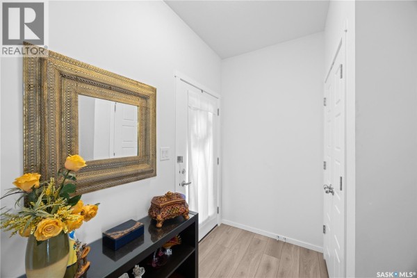 814 Labine Crescent, Saskatoon, SK, photo 2