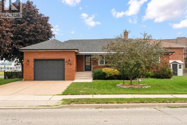 4pc Bathroom - 814 Watson Avenue, Windsor, ON N8S3S8 Photo 2