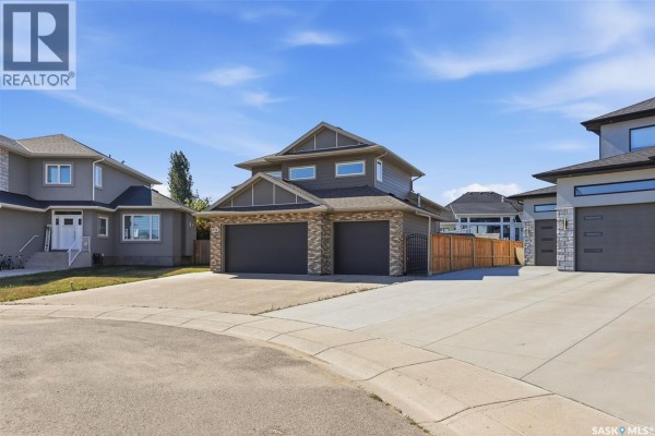 Kitchen - 814 Werschner Court, Saskatoon, SK S7V0G7 Photo 2