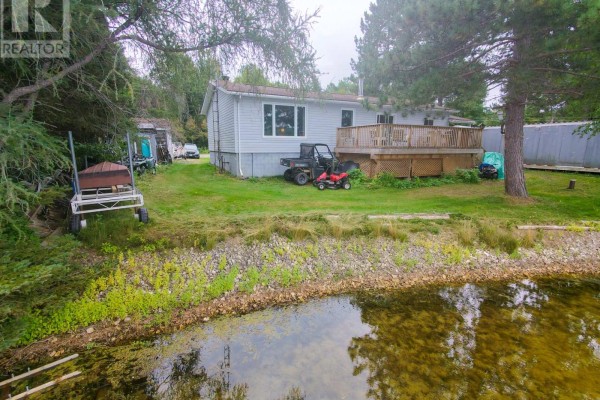 Living room - 8148 Twin Lakes C2 Road, Timiskaming, ON P0J1P0 Photo 3