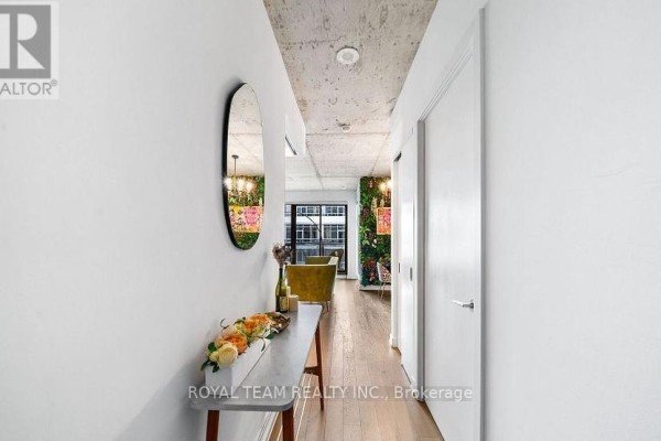 Primary Bedroom - 815 - 39 Brant Street, Toronto, ON M5V0M8 Photo 3