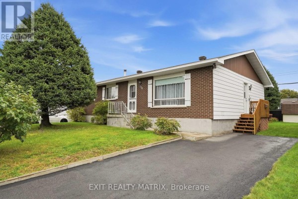 815 Edmond Street, Hawkesbury, ON K6A3C6 Photo 2