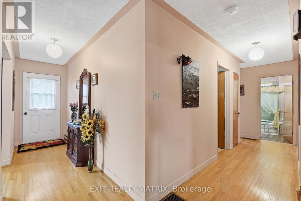 815 Edmond Street, Hawkesbury, ON K6A3C6 Photo 4