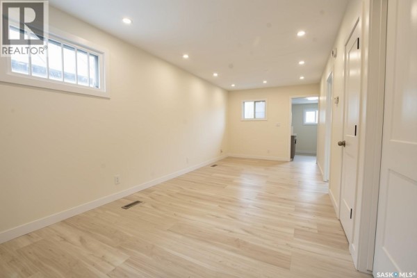 4pc Bathroom - 815 Elphinstone Street, Regina, SK S4T3L5 Photo 4