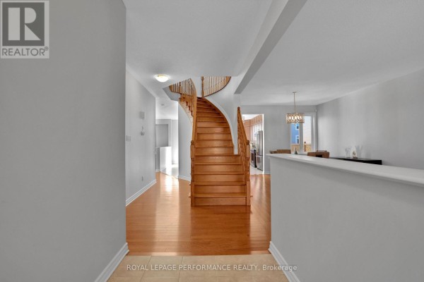 815 Slattery's Field Street, Ottawa, ON K1T0J1 Photo 5