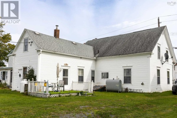 2pc Ensuite bath - 8153 7 Highway, Sherbrooke, NS B0J3C0 Photo 2