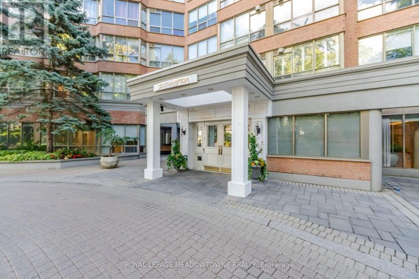 Kitchen - 816 - 1 Ripley Avenue, Toronto, ON M6S4Z6 Photo 3