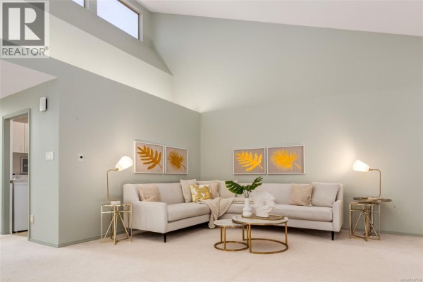 Living room - 816 Lakes Blvd, French Creek, BC V9P2P8 Photo 5