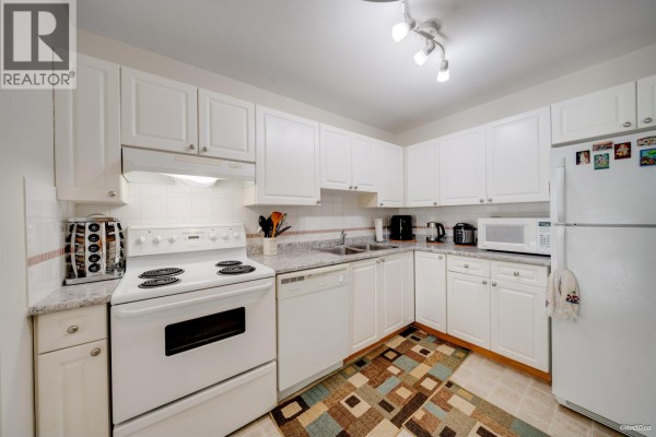 817 1310 Cariboo Street, New Westminster, BC V3M1X2 Photo 4