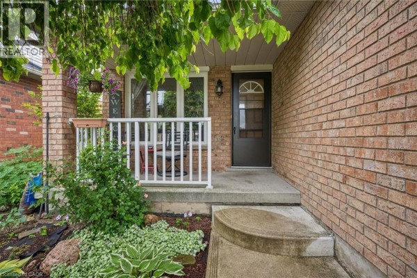 817 Acadia Drive, Hamilton, ON, photo 3