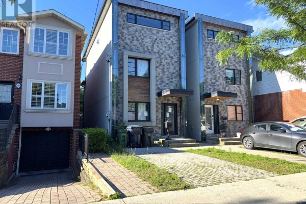 Laundry room - 817 Cosburn Avenue, Toronto, ON M4C2V9 Photo 4