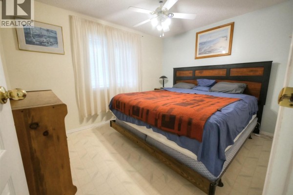 3pc Bathroom - 817 Smith Crescent, Genelle, BC V0G1G0 Photo 5