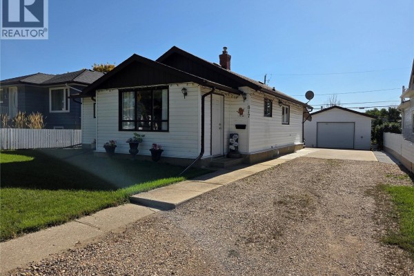 Dining room - 817 Stadacona Street E, Moose Jaw, SK S6H0K5 Photo 2