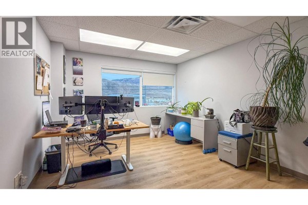 8175 Dallas Drive, Kamloops, BC V2C6X2 Photo 5