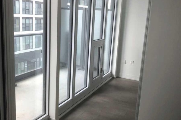 818 - 251 Jarvis Street, Toronto, ON M5B0C3 Photo 4
