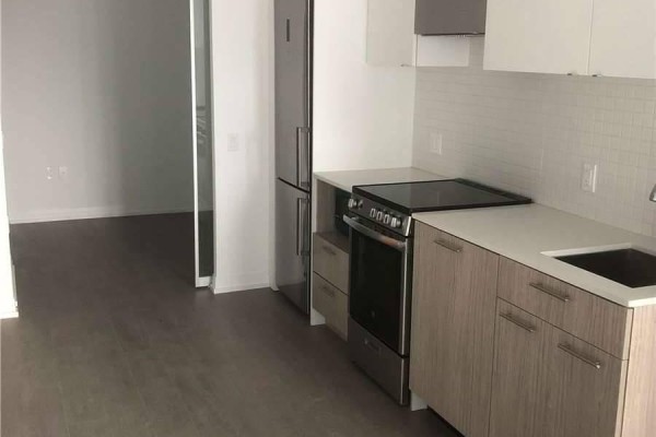 818 - 251 Jarvis Street, Toronto, ON M5B0C3 Photo 5
