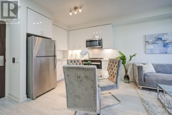 Kitchen - 818 - 4955 Yonge Street, Toronto, ON M2N0L8 Photo 3
