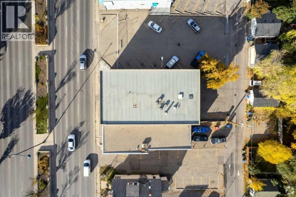 818 16 Avenue Nw, Calgary, AB T2M0J9 Photo 2