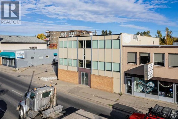 818 16 Avenue Nw, Calgary, AB T2M0J9 Photo 4