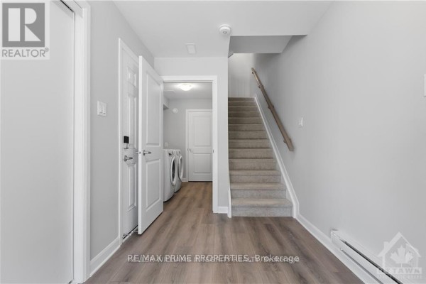 818 Glissade Grove E, Ottawa, ON K4A5R5 Photo 3