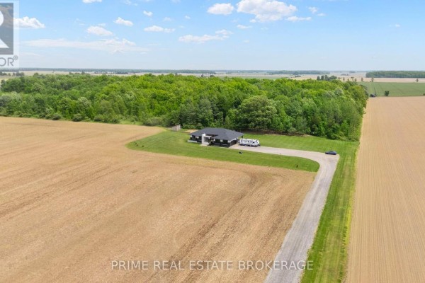 818 Oil Heritage Road, Chatham Kent, ON, photo 2