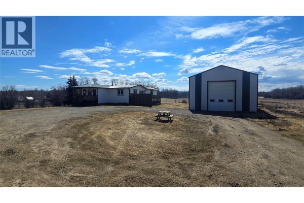 8185 Stuckey Road, Dawson Creek, BC, photo 2