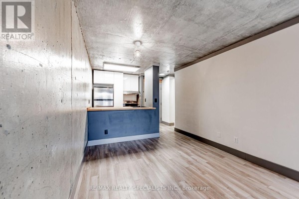 Primary Bedroom - 819 - 222 The Esplanade, Toronto, ON M5A4M8 Photo 5