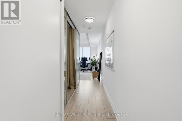 819 - 270 Dufferin Street, Toronto, ON, photo 3