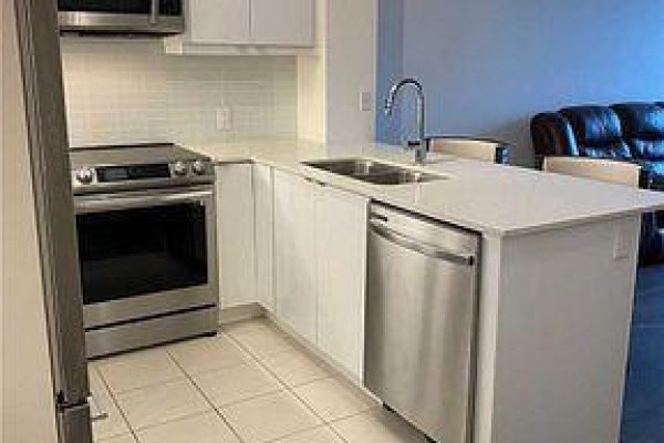 Kitchen - 819 - 50 Thomas Riley Road, Toronto, ON M9B0C1 Photo 2