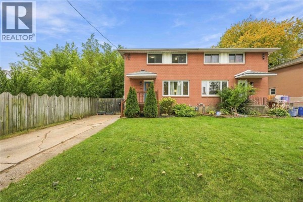 Recreation room - 819 Elizabeth Avenue, Sarnia, ON N7S2V6 Photo 2