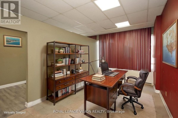819 Pape Avenue, Toronto, ON M4K3V1 Photo 4