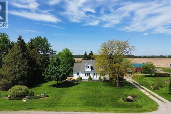 8192 Petrolia Line, Brooke Alvinston, ON, photo 2
