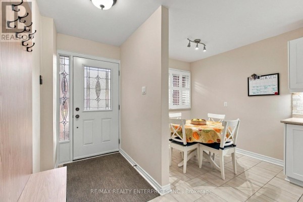 82 - 2881 Windwood Drive, Mississauga, ON L5N2K9 Photo 3