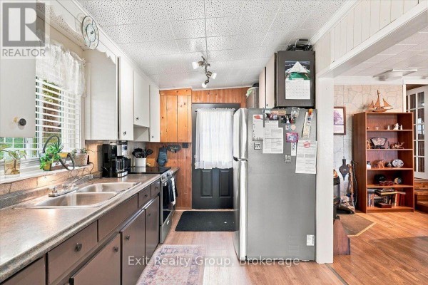 Kitchen - 82 Canal Road, Trent Hills, ON K0L1L0 Photo 3