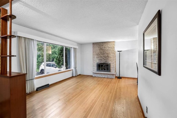 2pc Ensuite bath - 82 Columbus Crescent, Winnipeg, MB R3K0C6 Photo 5