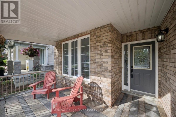 Kitchen - 82 Darius Harns Drive, Whitby, ON L1M2G2 Photo 3