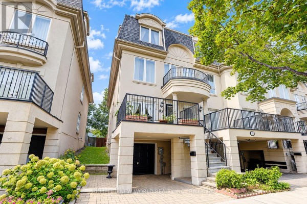 82 David Dunlap Circle, Toronto, ON M3C4C1 Photo 2